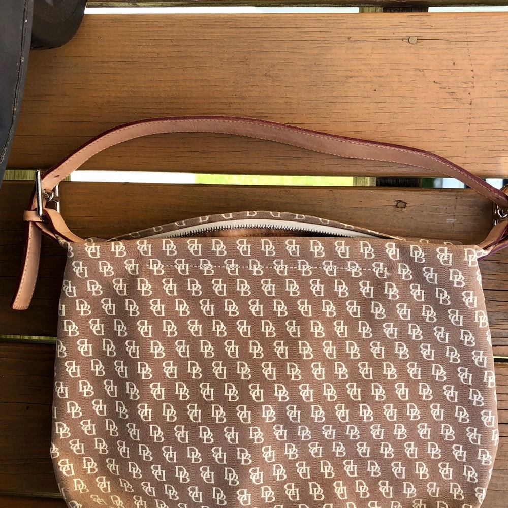 Vintage dooney & bourke shoulder bag